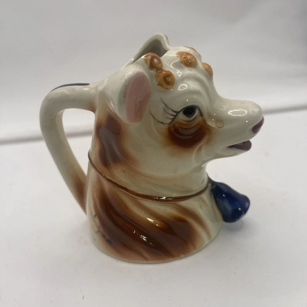 VINTAGE ELSIE BORDEN COW CREAMER MILK PITCHER BOVINE NAVY NECK BELL